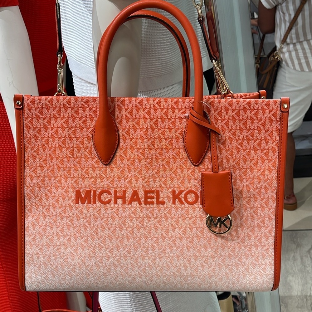 Michael Kors Mirella Medium Ombré Logo Tote Shoulder Bag
Red Clay
NWT - Picture 15 of 16